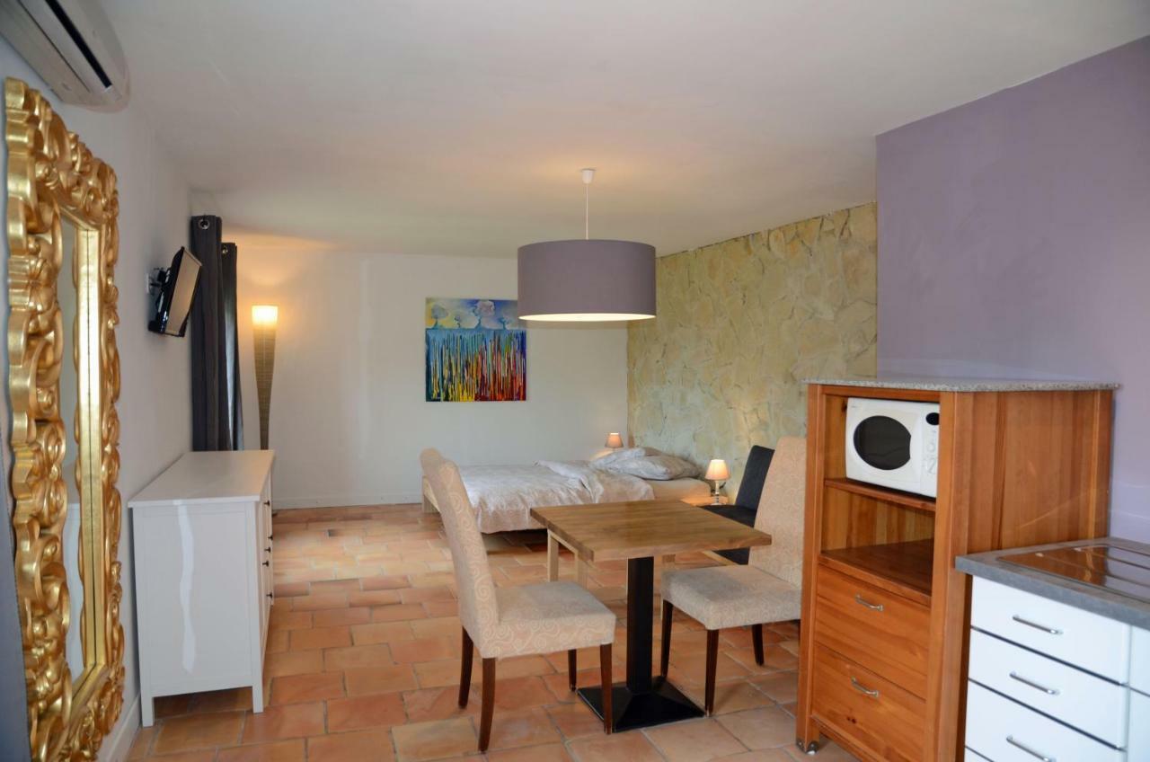 Domaine Hemmitage Apartamento Salernes Exterior foto